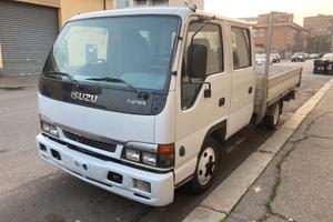 Isuzu 7 posti + cassone fisso