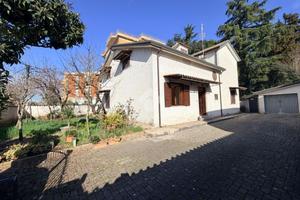 VILLA SINGOLA A FROSINONE