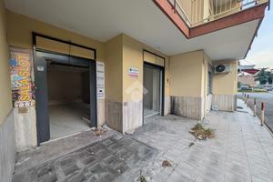NEGOZIO A SAN NICOLA LA STRADA