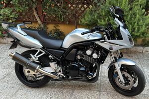 Yamaha FAZER 600