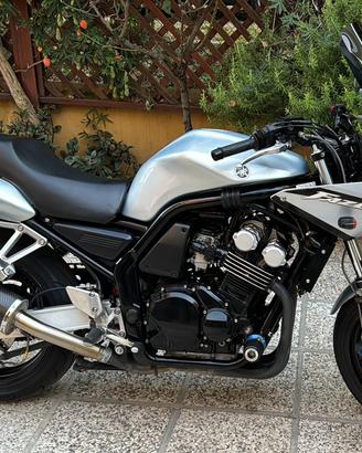 Yamaha FAZER 600