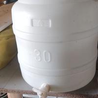 bidone con rubinetto