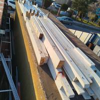 TRAVI E PILASTRI IN LEGNO LAMELLARE PER TETTOIA
