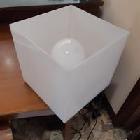 LAMPADA A FORMA DI CUBO