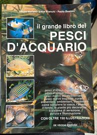 Libro pesci acquario