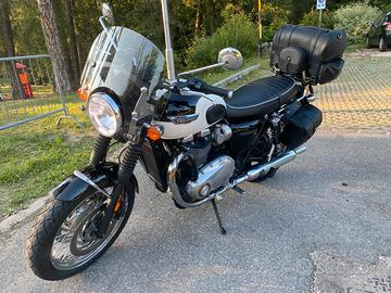 Triumph Bonneville T120 super accessoriata