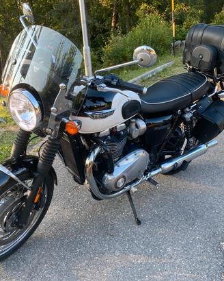 Triumph Bonneville T120 super accessoriata