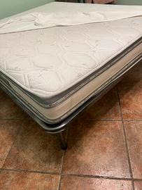 Materasso usato poco