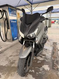 Yamaha X-max 400
