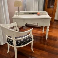 Scrittoio 7 cassetti e sedia Piombini