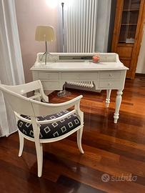 Scrittoio 7 cassetti e sedia Piombini