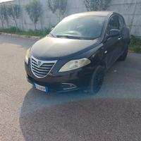 Lancia Ypsilon 0.9 TwinAir 85 CV 5 porte Metano