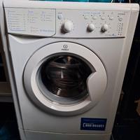 Lavatrice Indesit IWC61061