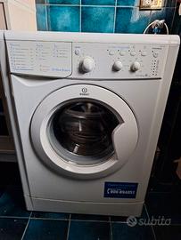 Lavatrice Indesit IWC61061