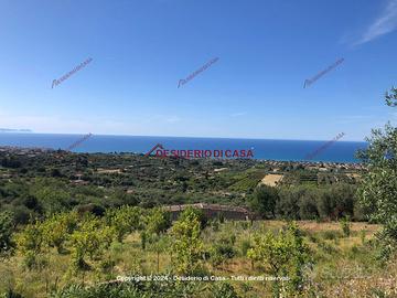 Terreno, Campofelice di Roccella.