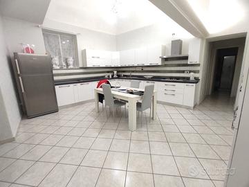 Lentini Semi Indipendente 430m² + Ampio Garage