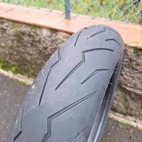 Pirelli anteriore diablo rosso tre con 100 KM