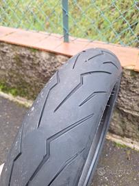 Pirelli anteriore diablo rosso tre con 100 KM
