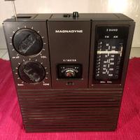 Radio portatile vintage MAGNADYNE 2-Band anni 70