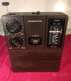 Radio portatile vintage MAGNADYNE 2-Band anni 70