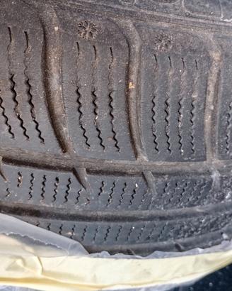 Gomme  Atlas 4 stagioni...225/45 R17 94v