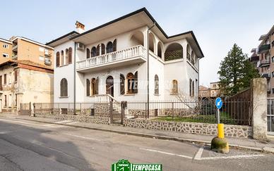 Appartamento in villa Liberty a Melzo - Zona semic