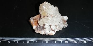 Minerale: Cerussite su Barite