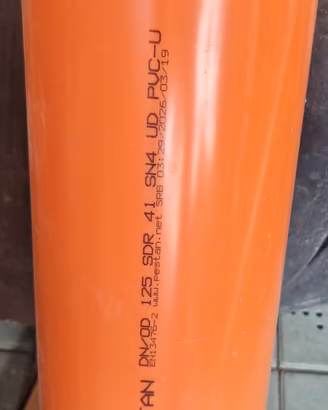 tubo in pvc per scarichi arancione