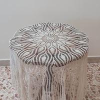 centro copritavolo  tondo fatto all'uncinetto 