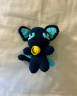 peluche all’uncinetto fatto a mano di gatto