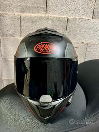 Casco Premiere Devil Carbon con Interfono Sena