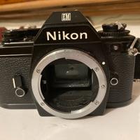 Nikon EM reflex meccanica