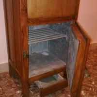 Ghiacciaia Antica in legno