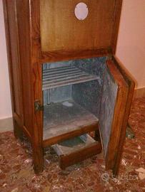 Ghiacciaia Antica in legno