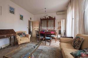 AMPIO CINQUE LOCALI DI 120 MQ CON ASCENSORE