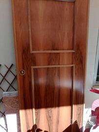 Porta in legno massello noce