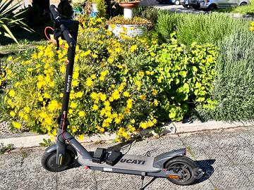 Monopattino elettrico ducati evo pro
