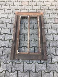 Lucernaio antico d'epoca rettangolare in ghisa