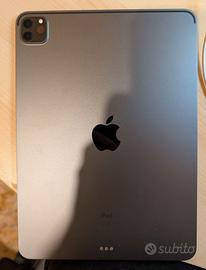 iPad Pro con Accessori Originali