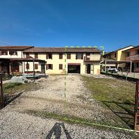 Casa di testa da ristrutturare in campagna