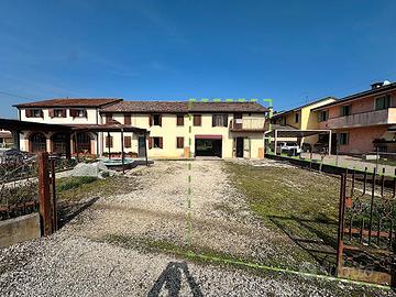 Casa di testa da ristrutturare in campagna