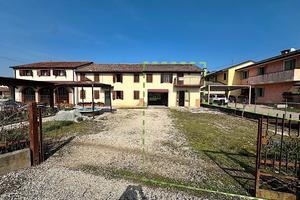 Casa di testa da ristrutturare in campagna