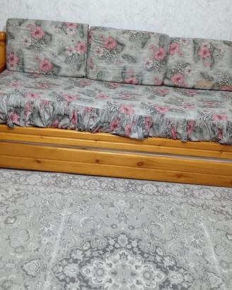 divano letto in legno