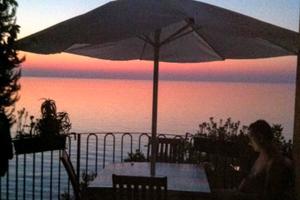 A Laigueglia trilocale con terrazzo e piscina