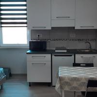 Fr- bassa monolocale arredato