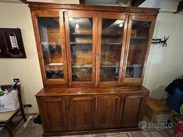 Credenza con alzate a vetrina