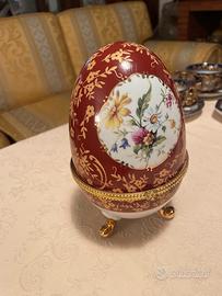 Uovo in porcellana di pregio Lamart