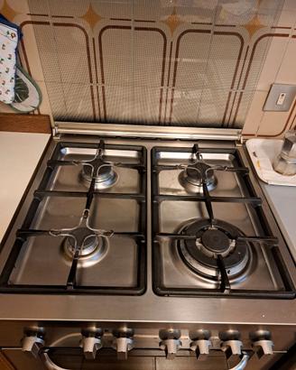 Cucina 4 fuochi con forno