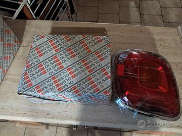 Fanale Olsa posteriore sinistro Fiat 500x.  15>