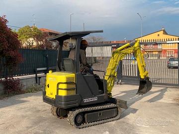 E139 Mini escavatore 17 q Yanmar B17